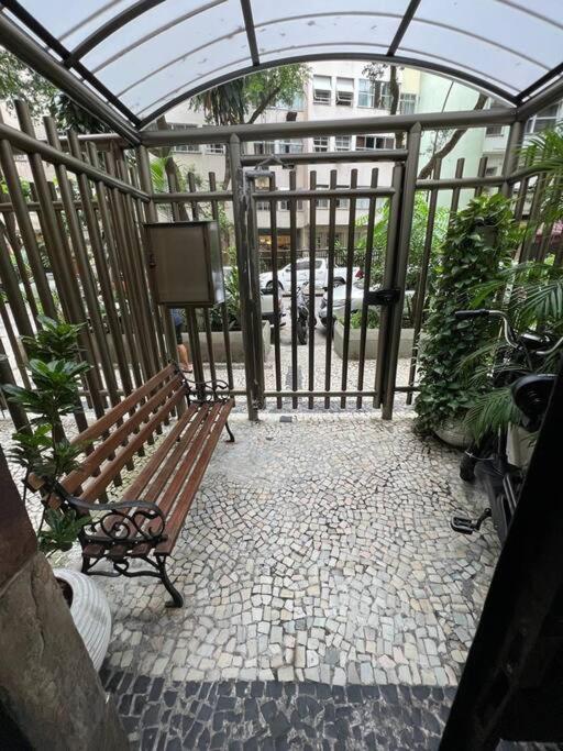 Apartemen Loft Em Copacabana A Duas Quadras Da