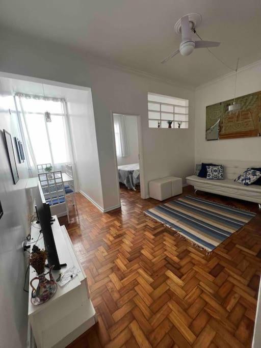 Apartemen Loft Em Copacabana A Duas Quadras Da